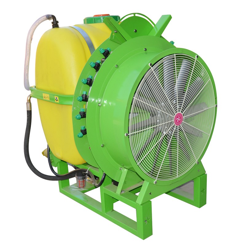 Asennettu puutarharuisku julkistettu: laaja peitto ja helppo kiinnitys traktoriin saumattomaan hoitoon