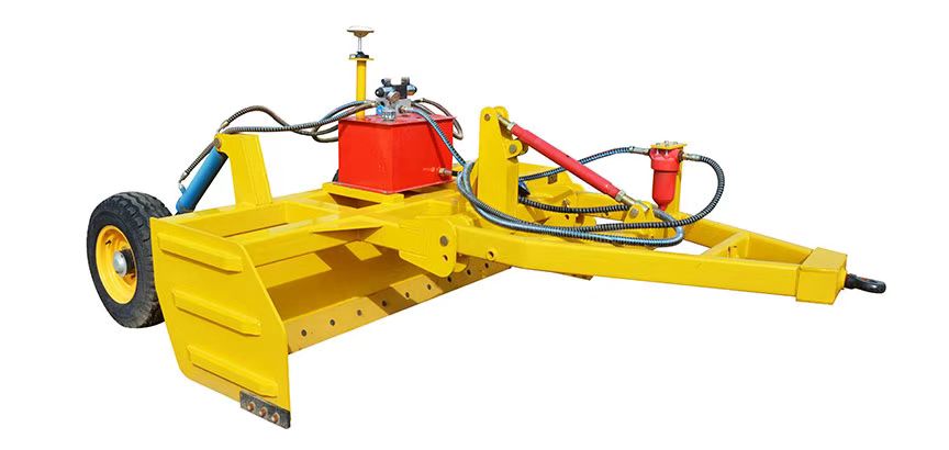 Traktoriin kiinnitettävä maantasoituskone satelliittitiehöylä